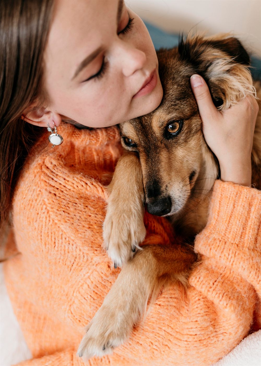 Perro feliz con su familia